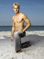 Justin Hartley Longsleeve T-shirt #2208590
