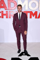 Justin Hartley longsleeve t-shirt #2824472