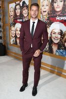 Justin Hartley Longsleeve T-shirt #2824536