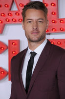 Justin Hartley Longsleeve T-shirt #2824562