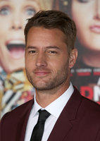 Justin Hartley Longsleeve T-shirt #2824566