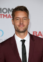 Justin Hartley Longsleeve T-shirt #2824578