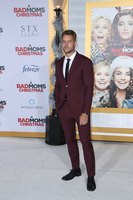 Justin Hartley Longsleeve T-shirt #2824632