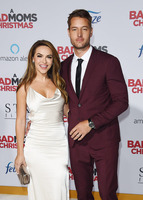 Justin Hartley Sweatshirt #2824678