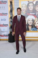 Justin Hartley Longsleeve T-shirt #2824685