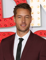 Justin Hartley Longsleeve T-shirt #2824755
