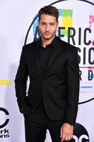 Justin Hartley Sweatshirt #2890442