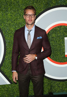 Justin Hartley Longsleeve T-shirt #2928882