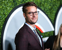 Justin Hartley longsleeve t-shirt #2928914