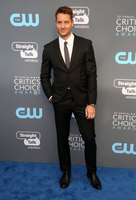 Justin Hartley Longsleeve T-shirt #2962982