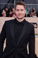 Justin Hartley Longsleeve T-shirt #2962987