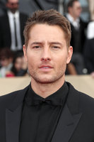 Justin Hartley Sweatshirt #2963019
