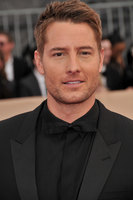 Justin Hartley Longsleeve T-shirt #2963027