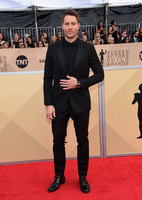 Justin Hartley longsleeve t-shirt #2963100