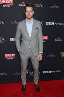 Justin Hartley longsleeve t-shirt #2963103