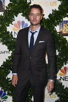 Justin Hartley Longsleeve T-shirt #3254070