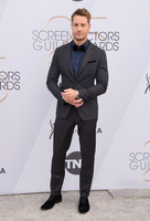 Justin Hartley t-shirt #3739083