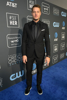 Justin Hartley mug #G2356369