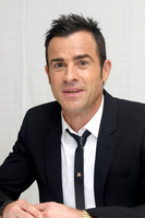 Justin Theroux Longsleeve T-shirt #2519336