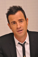 Justin Theroux Longsleeve T-shirt #2519348