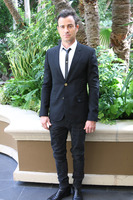 Justin Theroux Longsleeve T-shirt #2519371