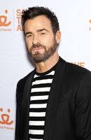 Justin Theroux Longsleeve T-shirt #3856155
