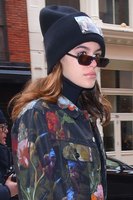 Kaia Gerber Sweatshirt #3063269