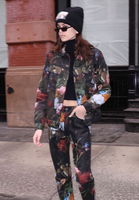 Kaia Gerber Longsleeve T-shirt #3063299