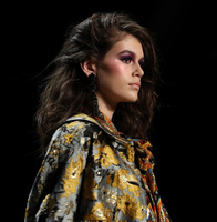 Kaia Gerber Longsleeve T-shirt #3092094