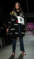 Kaia Gerber Longsleeve T-shirt #3092163