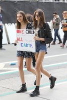 Kaia Gerber Longsleeve T-shirt #3193013