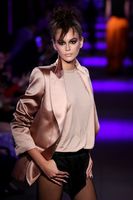 Kaia Gerber Longsleeve T-shirt #3885973