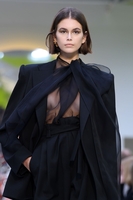 Kaia Gerber Sweatshirt #3885978