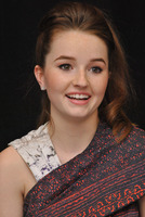 Kaitlyn Dever mug #G780692
