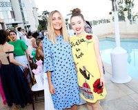 Kaitlyn Dever tote bag #G1562370