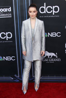 Kaitlyn Dever mug #G2468690