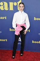 Kaitlyn Dever Sweatshirt #3851438