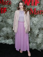 Kaitlyn Dever longsleeve t-shirt #3890321