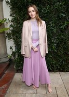 Kaitlyn Dever Sweatshirt #3890323