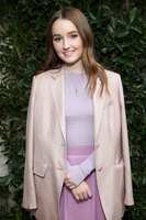 Kaitlyn Dever mug #G2507614