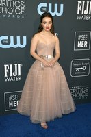 Kaitlyn Dever Sweatshirt #3936214