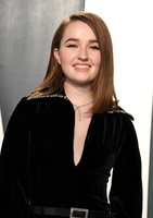 Kaitlyn Dever mug #G2553597