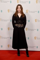 Kaitlyn Dever mug #G2553655