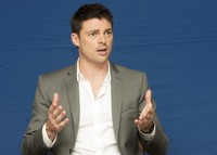 Karl Urban Longsleeve T-shirt #2311374