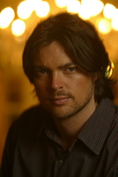 Karl Urban Longsleeve T-shirt #2352336