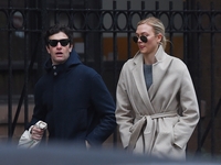 Karlie Kloss longsleeve t-shirt #3073697