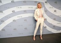 Karlie Kloss t-shirt #3917235