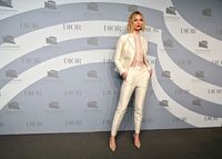 Karlie Kloss t-shirt #3917250