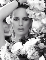 Karolina Kurkova Longsleeve T-shirt #2136025