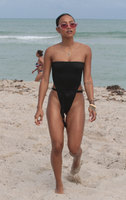 Karrueche Longsleeve T-shirt #3237355